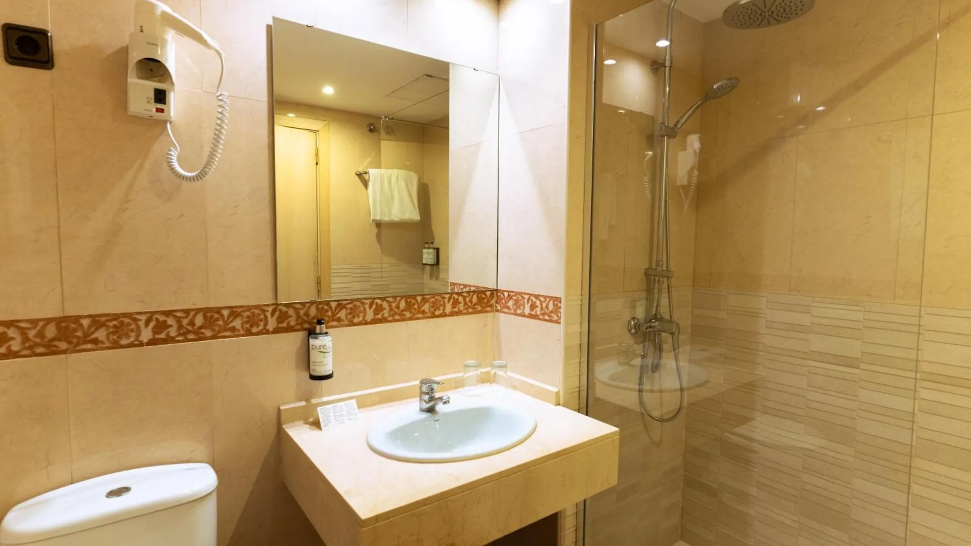 Sunotel Aston Barcelona 3*,